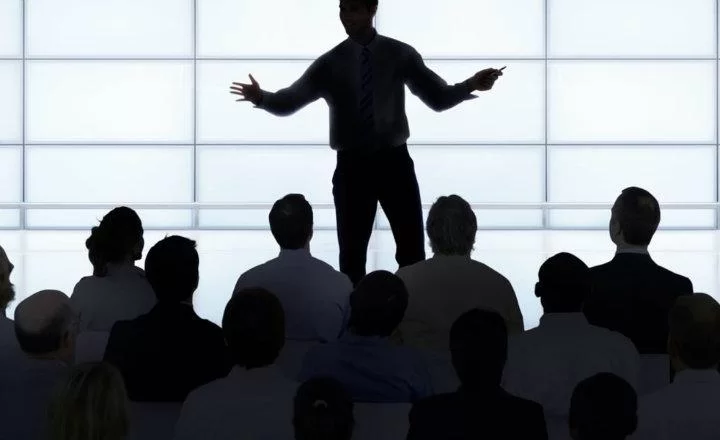 Experiencia y hábito de informar del orador jurídico